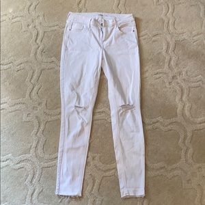 Old Navy Rockstar white jeans, 6 Tall